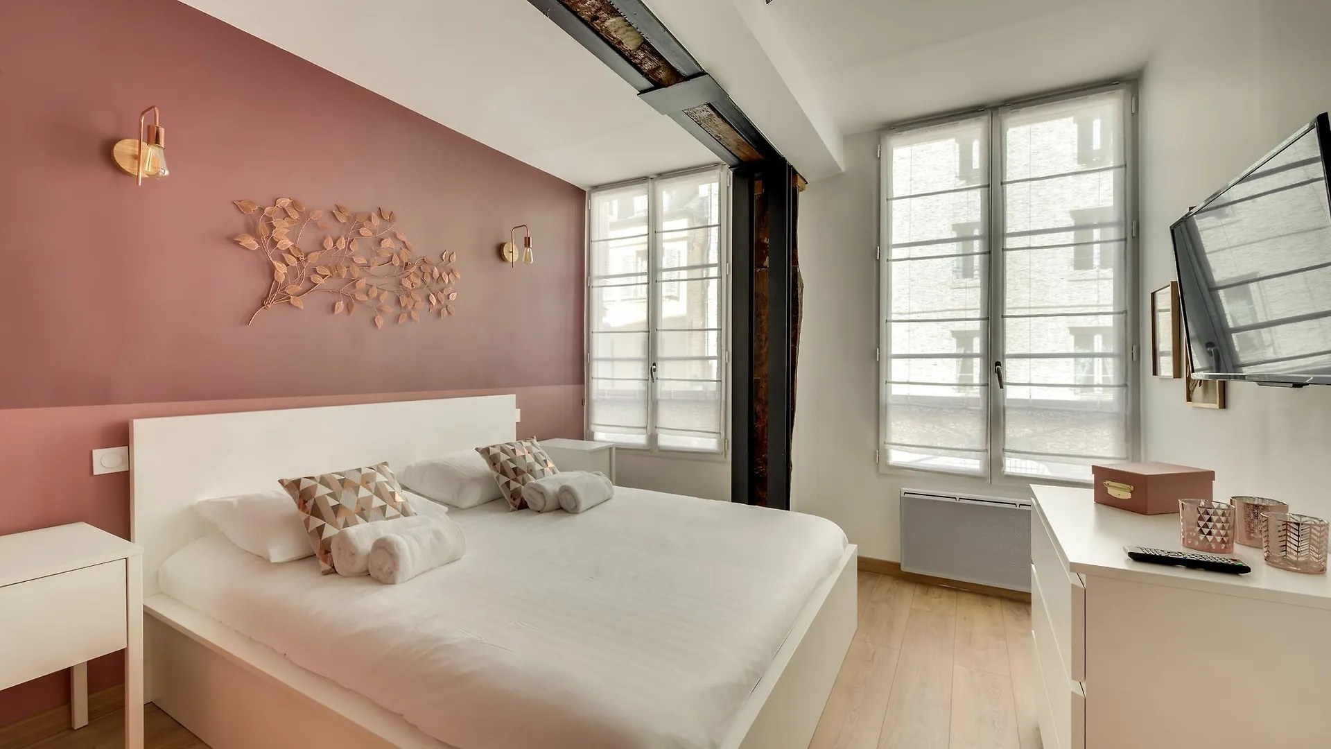 Beautiful Triplex In The Center Of