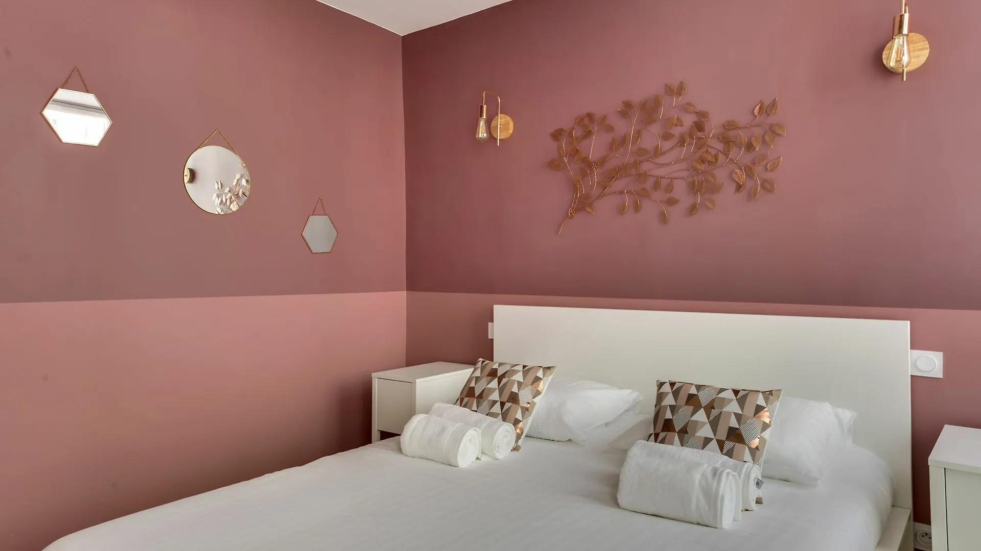 Apartment Beautiful Triplex In The Center Of *