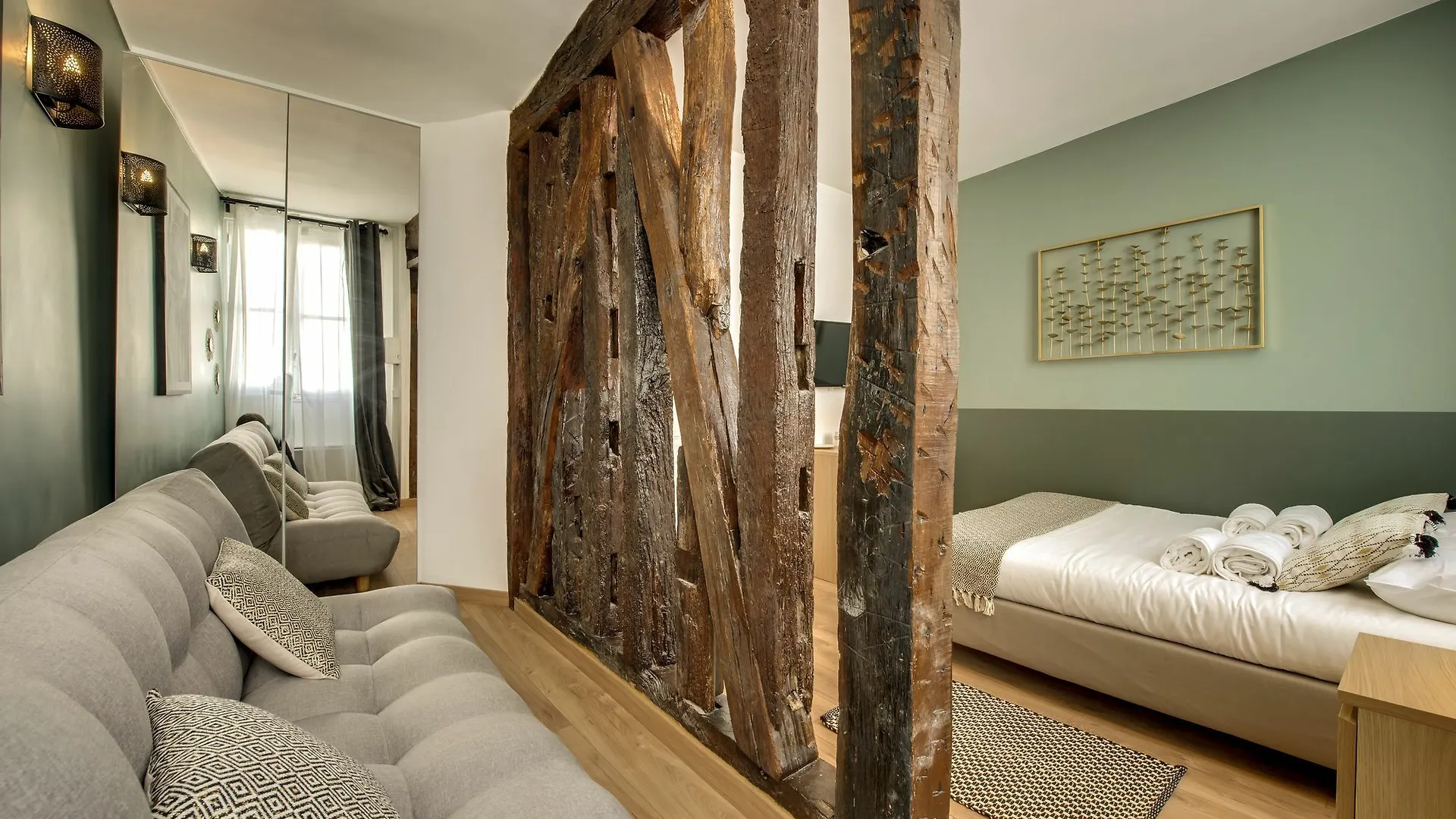 Beautiful Triplex In The Center Of Apartment